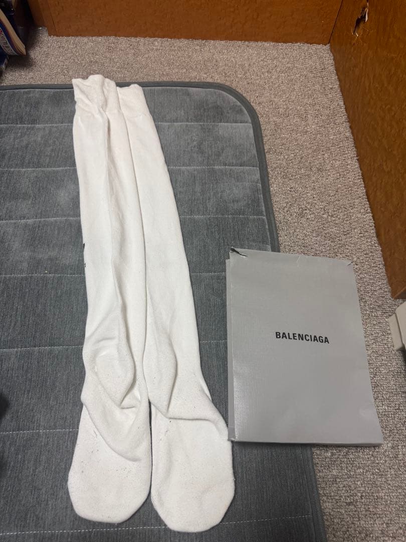 Balenciag ×Adidas コラボソックス 白