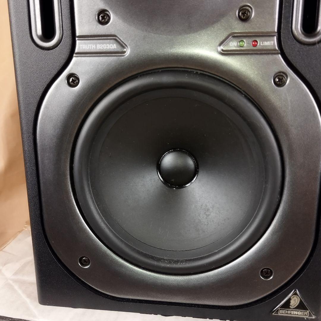 スタジオモニタースピーカー 　TRUTH B2030A BEHRINGER