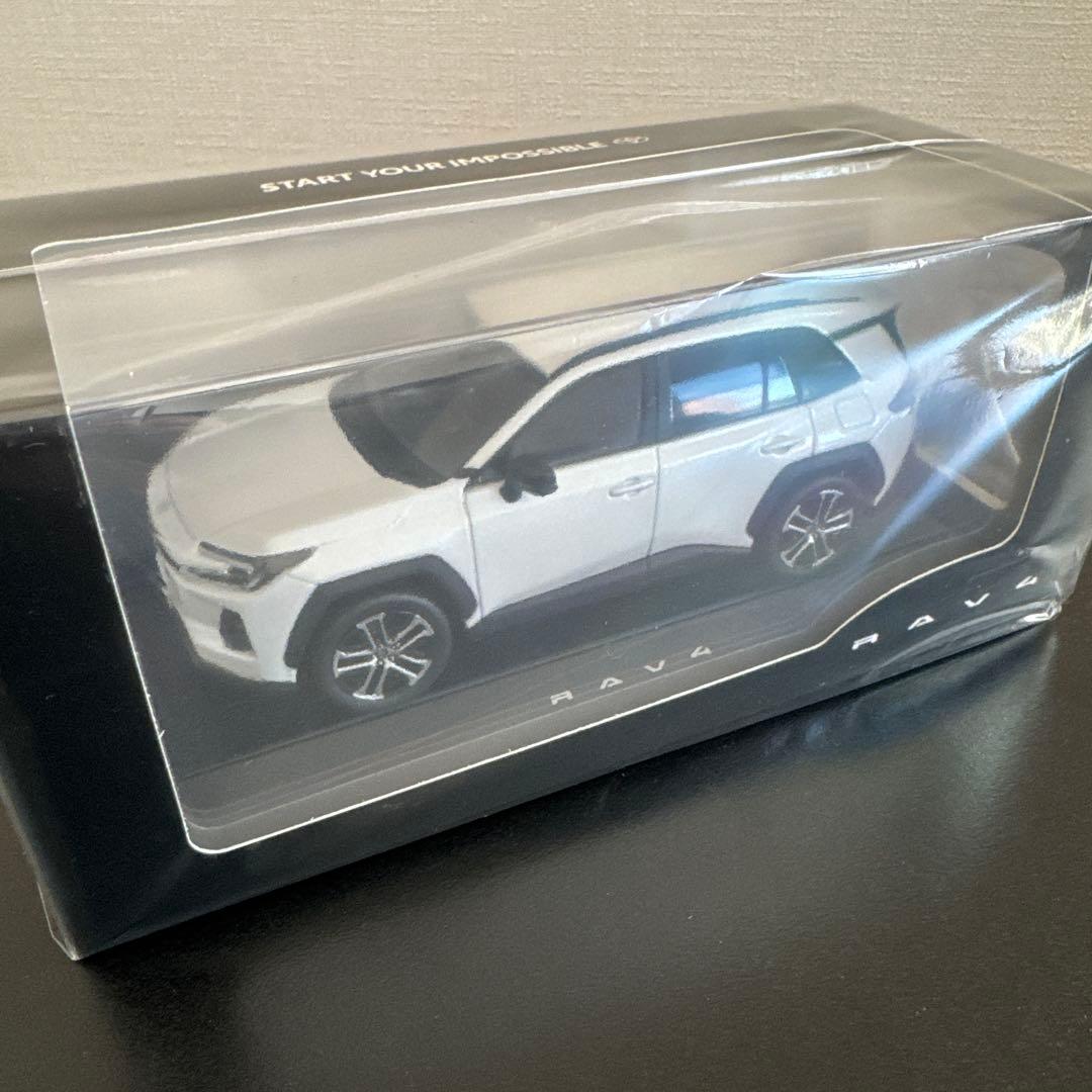RAV4 ホワイト ミニカー