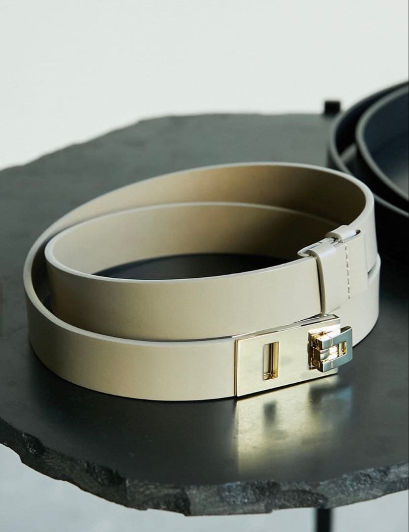 【新品未使用】ガリャルダガランテ スクエアバックルベルト