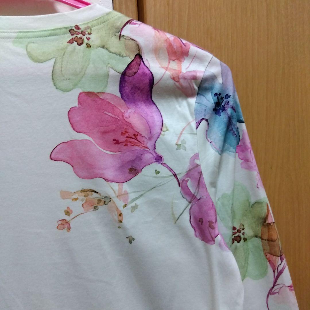 近年・定価24,200円★ピノーレ PINORE 水彩画のようなお花 カットソー