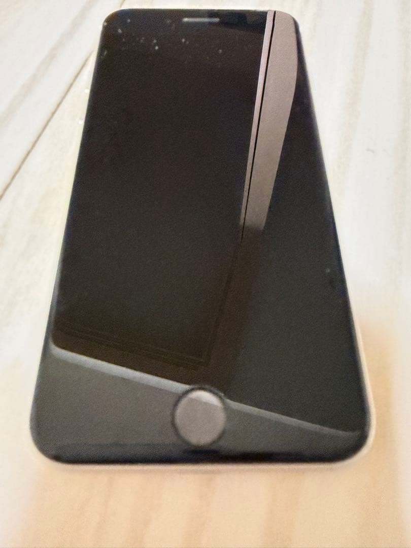 iPhone se 第２世代 ホワイト 64GB 背面ひび割れ 本体のみ