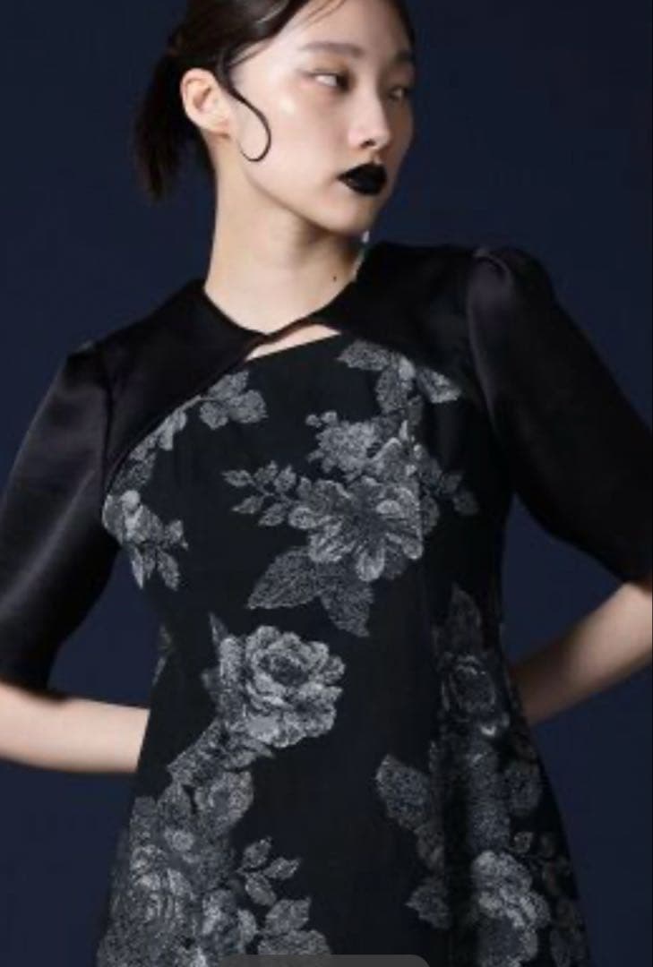 resil×足利 ゴブラン織りワンピース　黒　花柄　新品未使用　ヤマダヤ