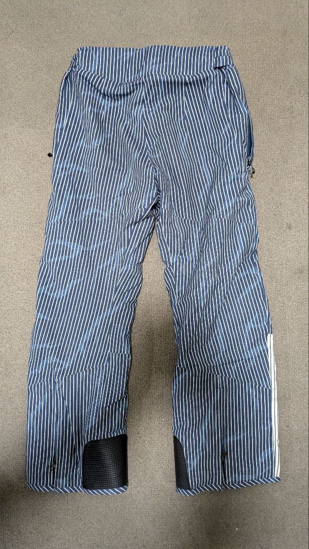 2023-2024年ONYONEスキーウェア（ジャケット・パンツ）セット