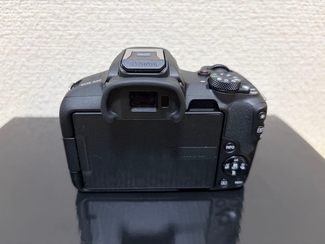【新品】Canon EOS R50 デジタル一眼レフカメラ ダブルズームキット
