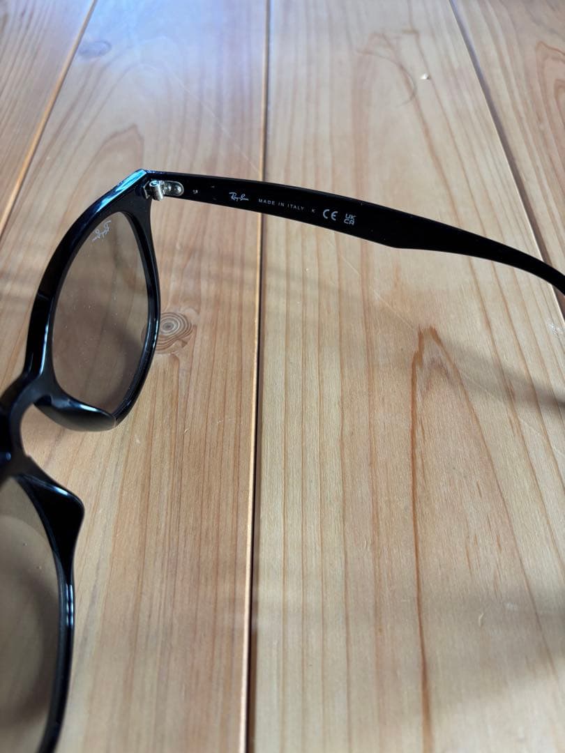 レイバン　RB4259-F ライトグレー