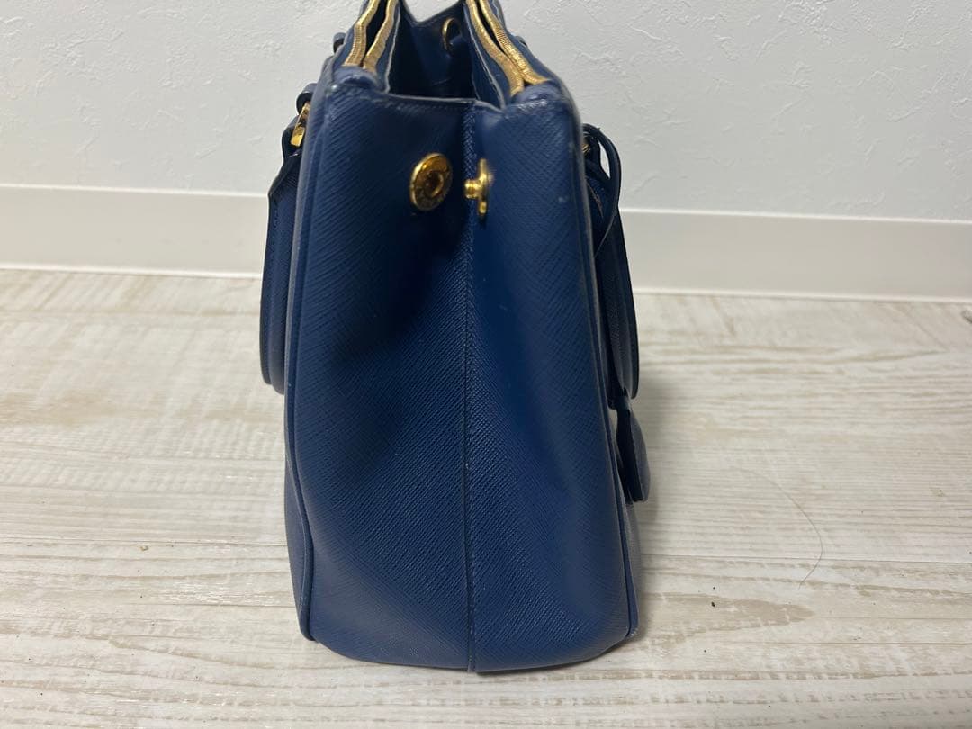PRADA サフィアーノラックス　ブルー