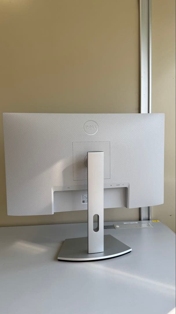 DELL 24インチ　モニター