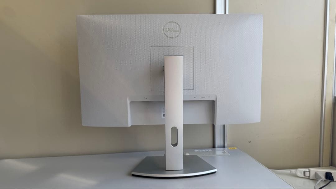 DELL 24インチ　モニター