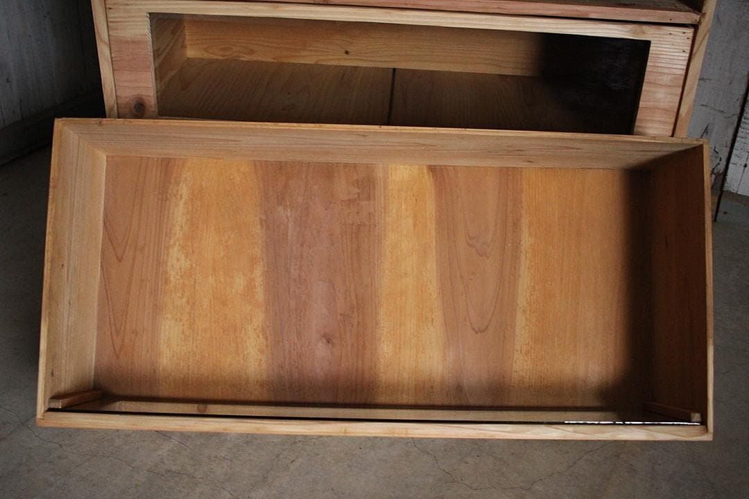 前面ガラスの引き出し4段　食器棚　シャツケース　収納棚　古家具