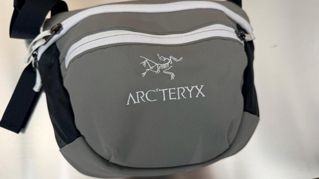 ARC’TERYX × BEAMS 別注 ARROショルダーバッグ