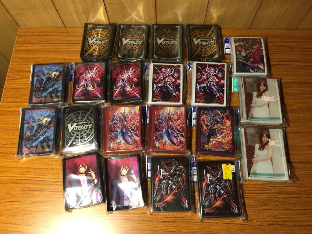 ヴァンガードのカード、スリーブ、デッキケース、ストレージボックス