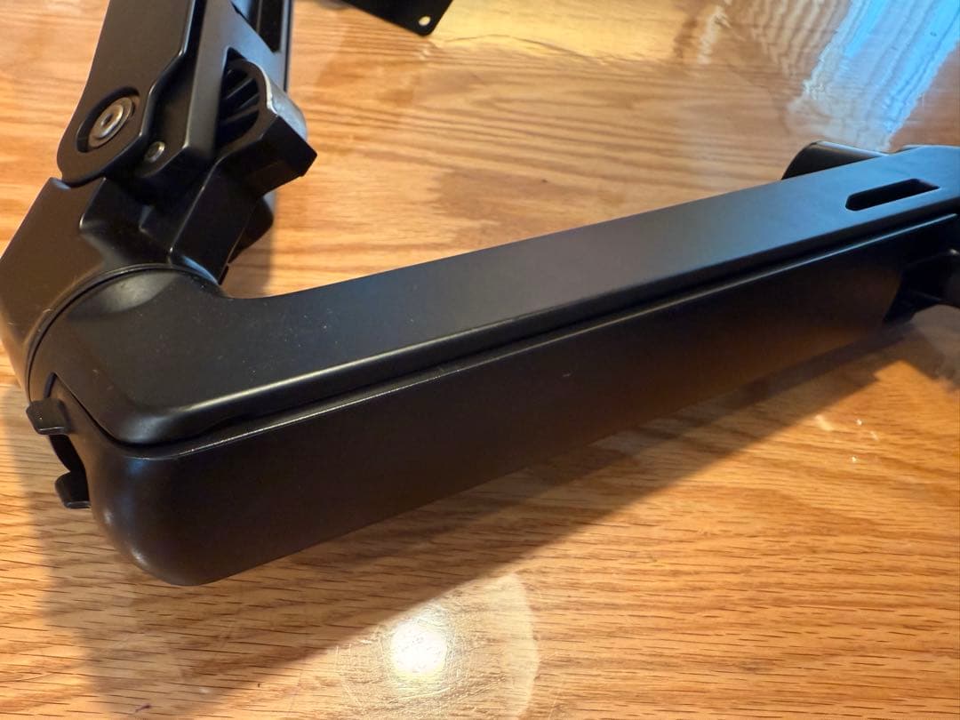 【美品】Amazonベーシック モニターアーム シングル-ディスプレイタイプ