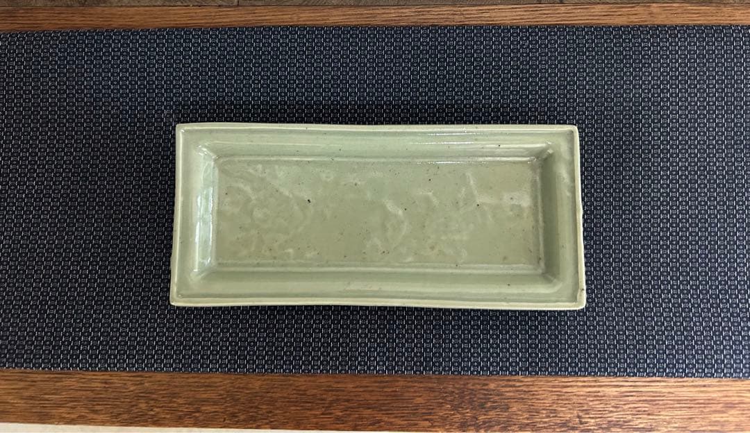 セール中　古九谷青磁　草花　陽刻文長皿