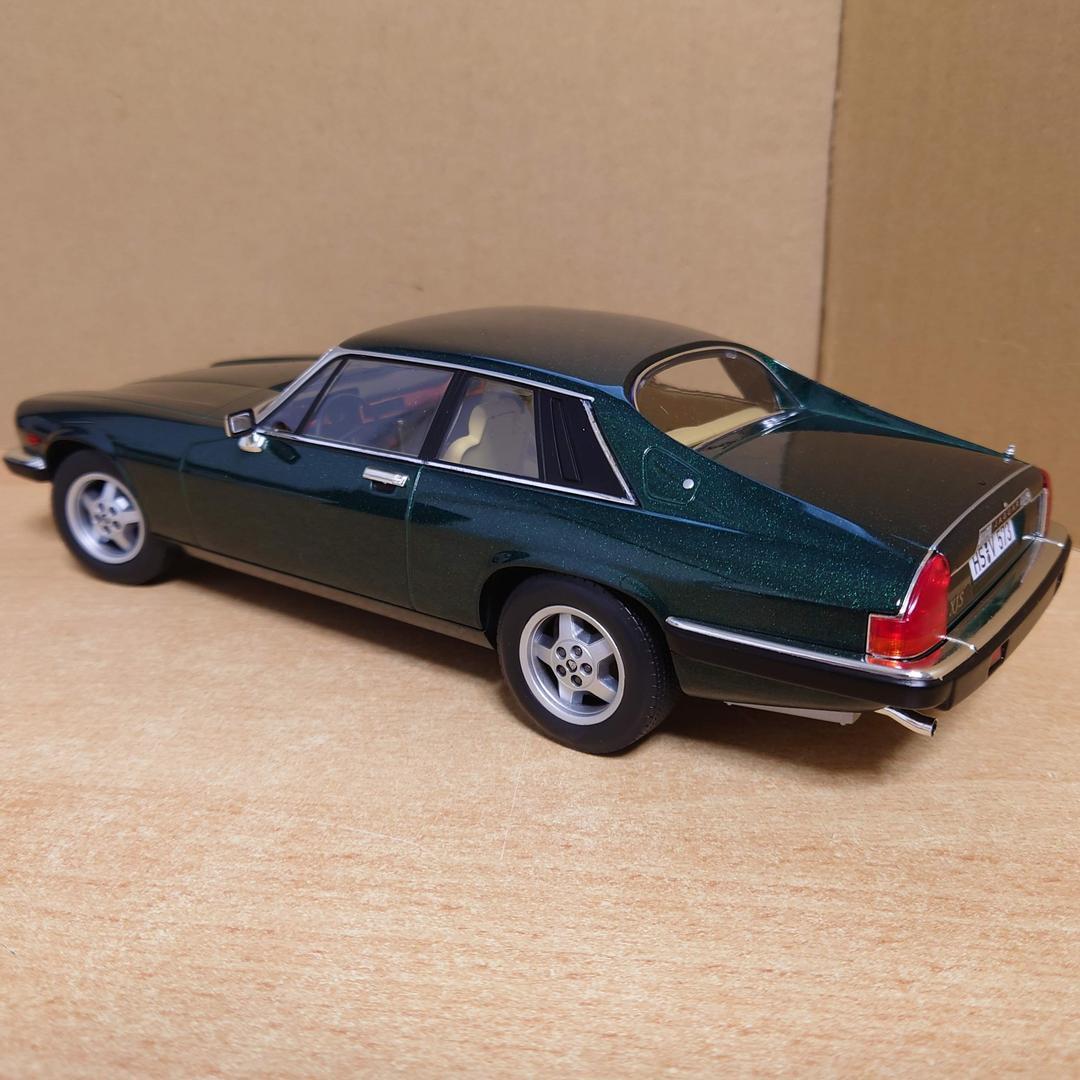 1/18 ジャガーXJ-S 5.3H.E. クーペ 1982 グリーンメタリック