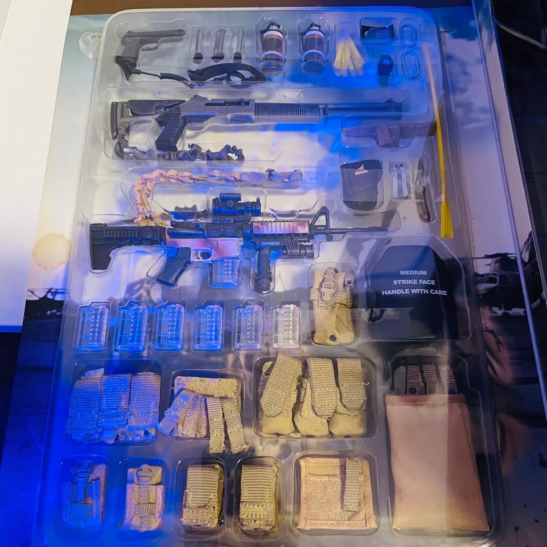 ホットトイズ USMC II M.E.F アクションフィギュア