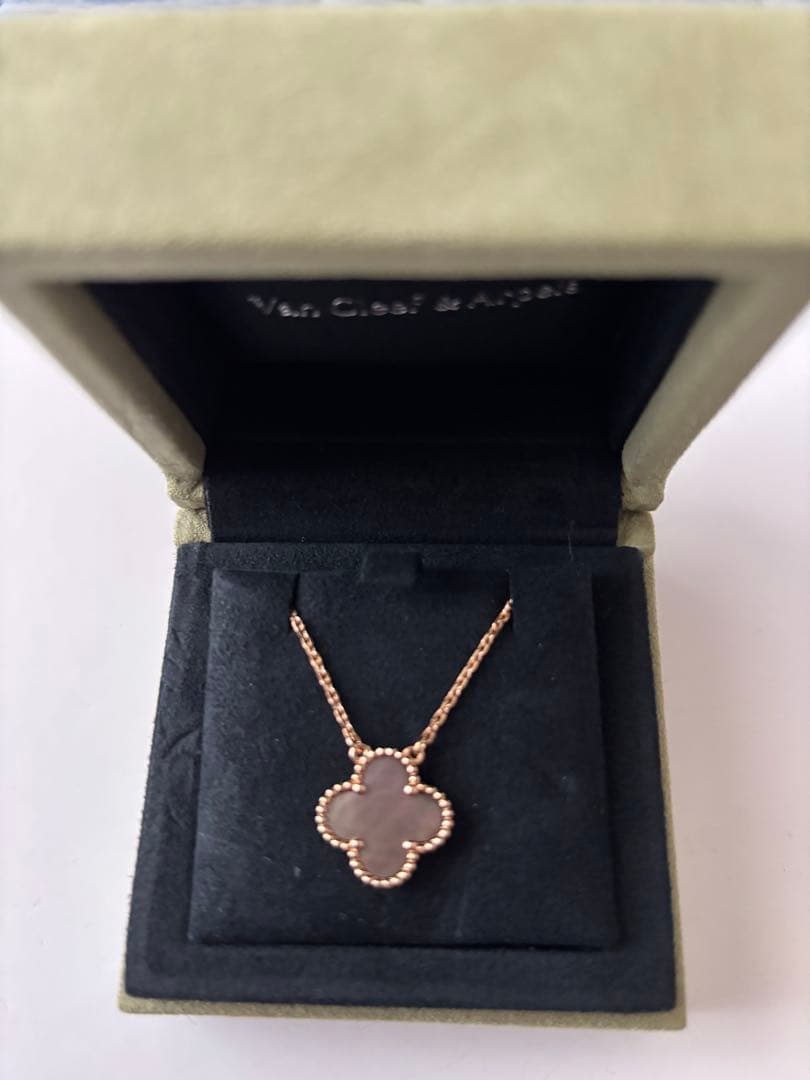 ヴァンクリーフ&アーペルヴィンテージアルハンブラペンダントグレーマザーオブパール