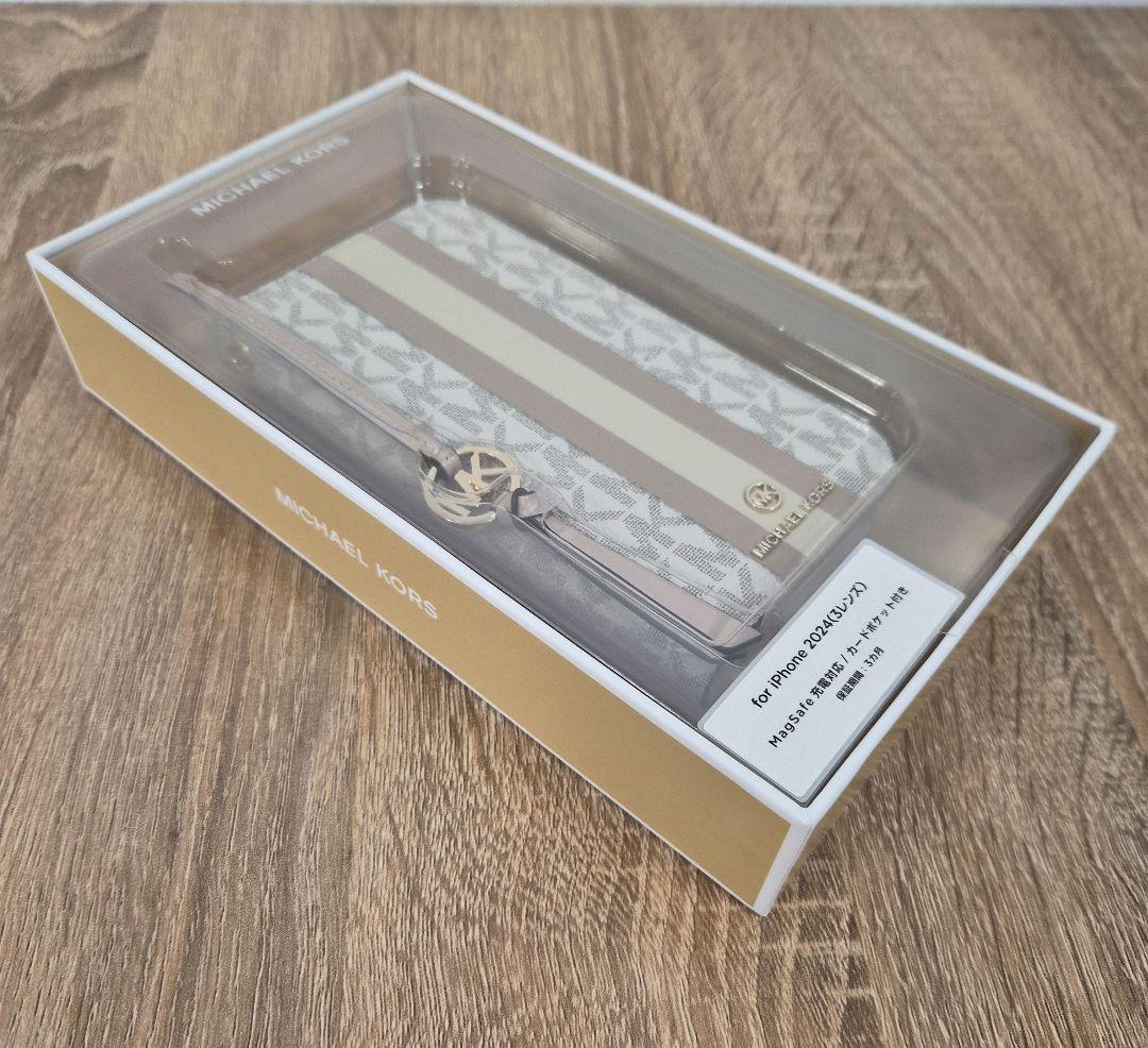 iPhone16Pro マイケルコース ブックタイプwith タッセルチャーム