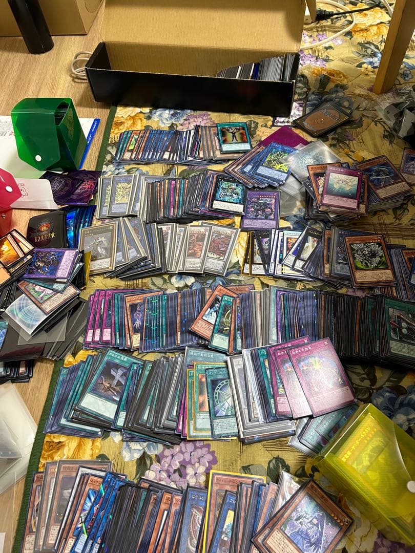 遊戯王カード詰め合わせ 1000枚以上だと思います(オマケ＋スリーブ)
