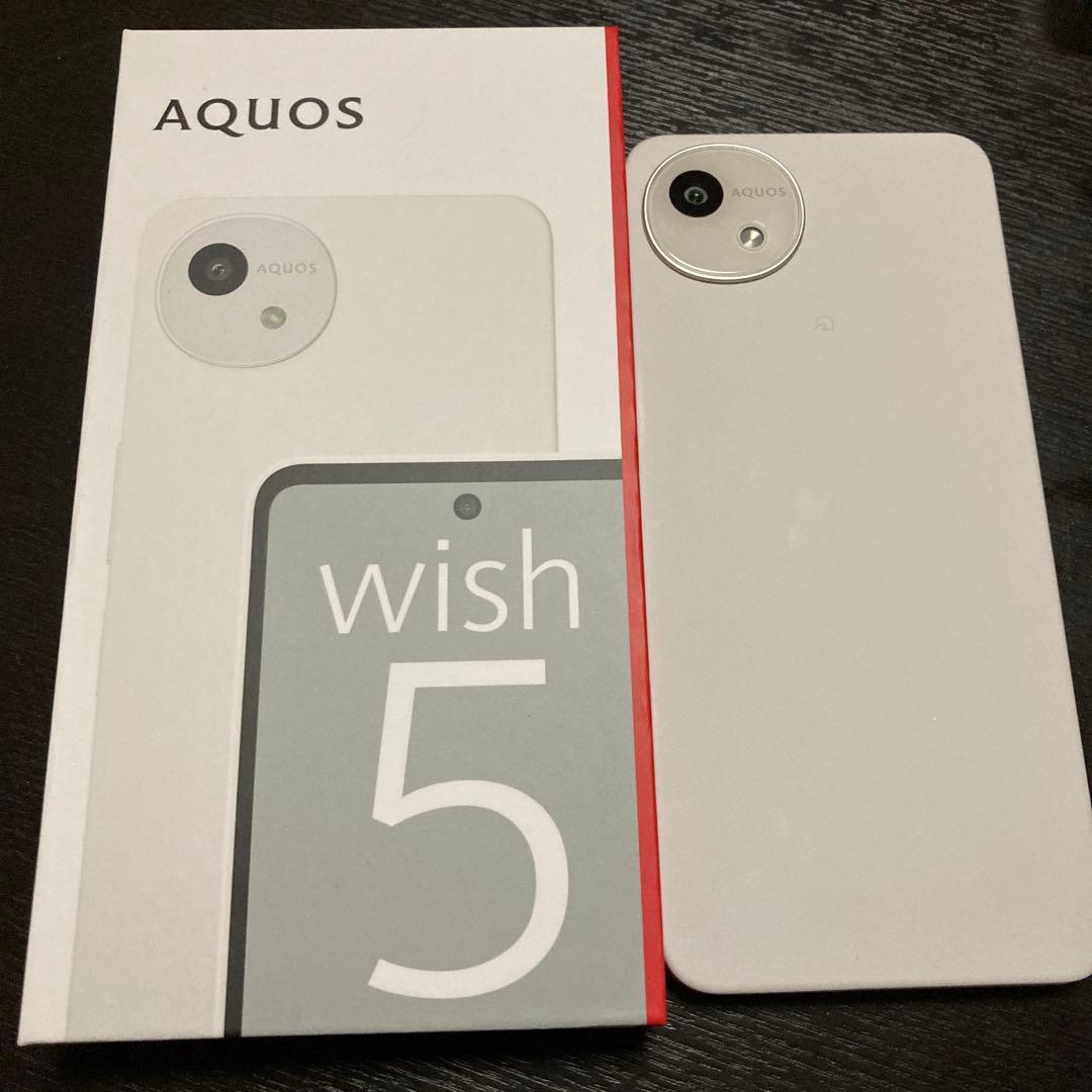 AQUOS wish 5 SH-52F ホワイト