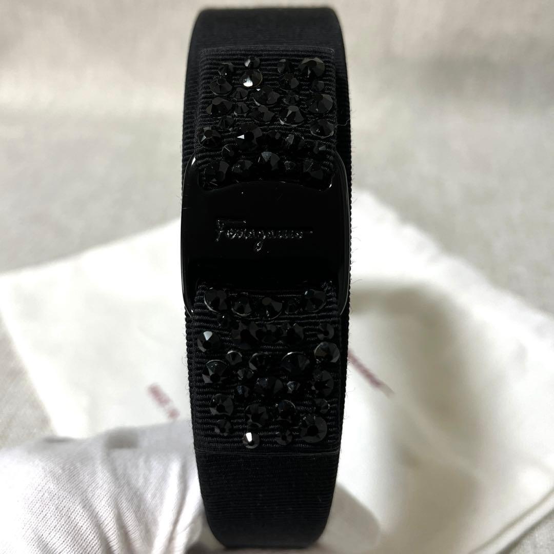 サルヴァトーレフェラガモ ヴァラリボン ブラックストーン カチューシャ ビジュ