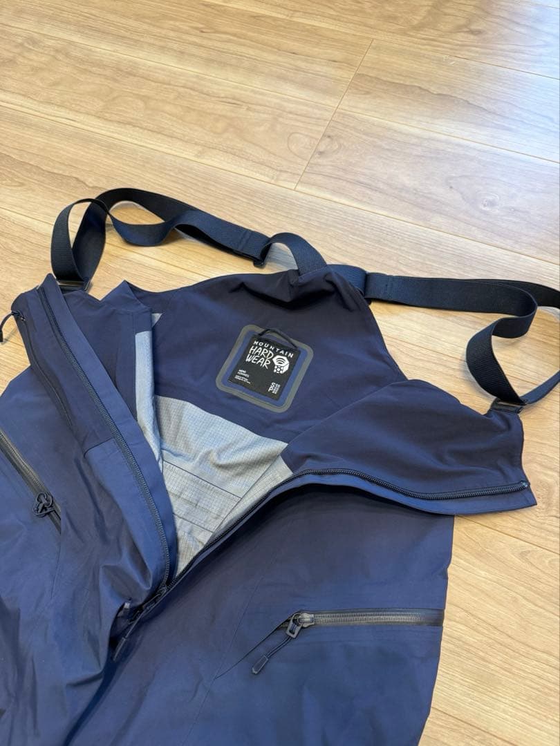 マウンテンハードウェア　つなぎ、スキーウェア　スノボ