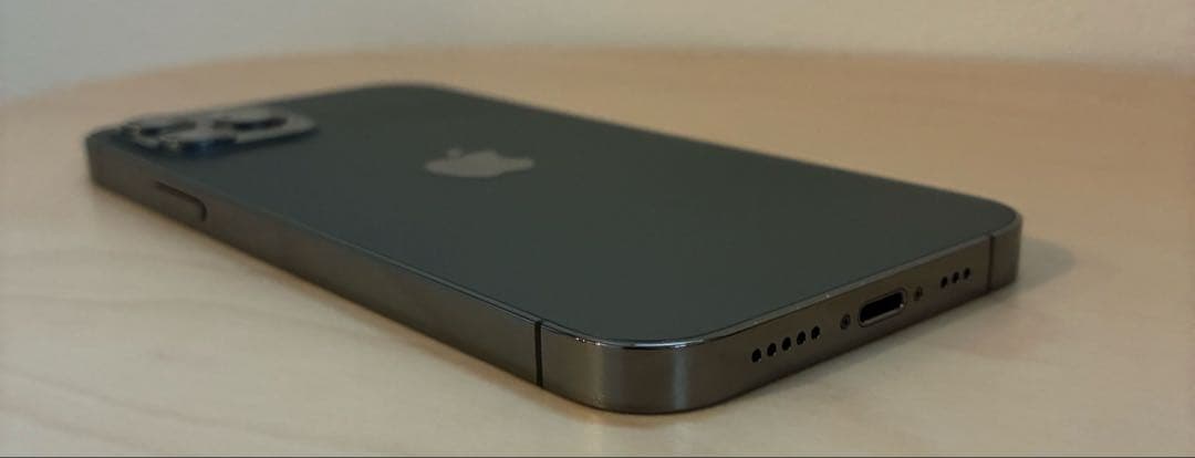 iPhone 12 Pro 256GB グラファイト ガラスフィルム ケース付き