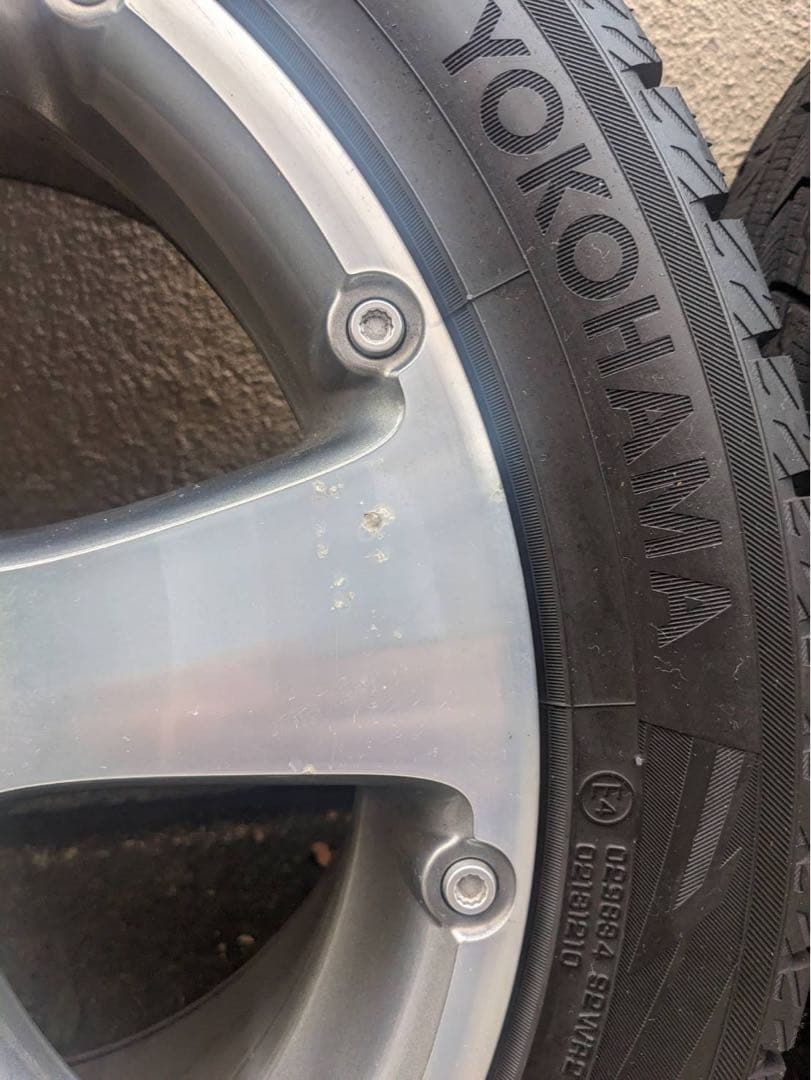 フォルクスワーゲン　ホイール付きタイヤ