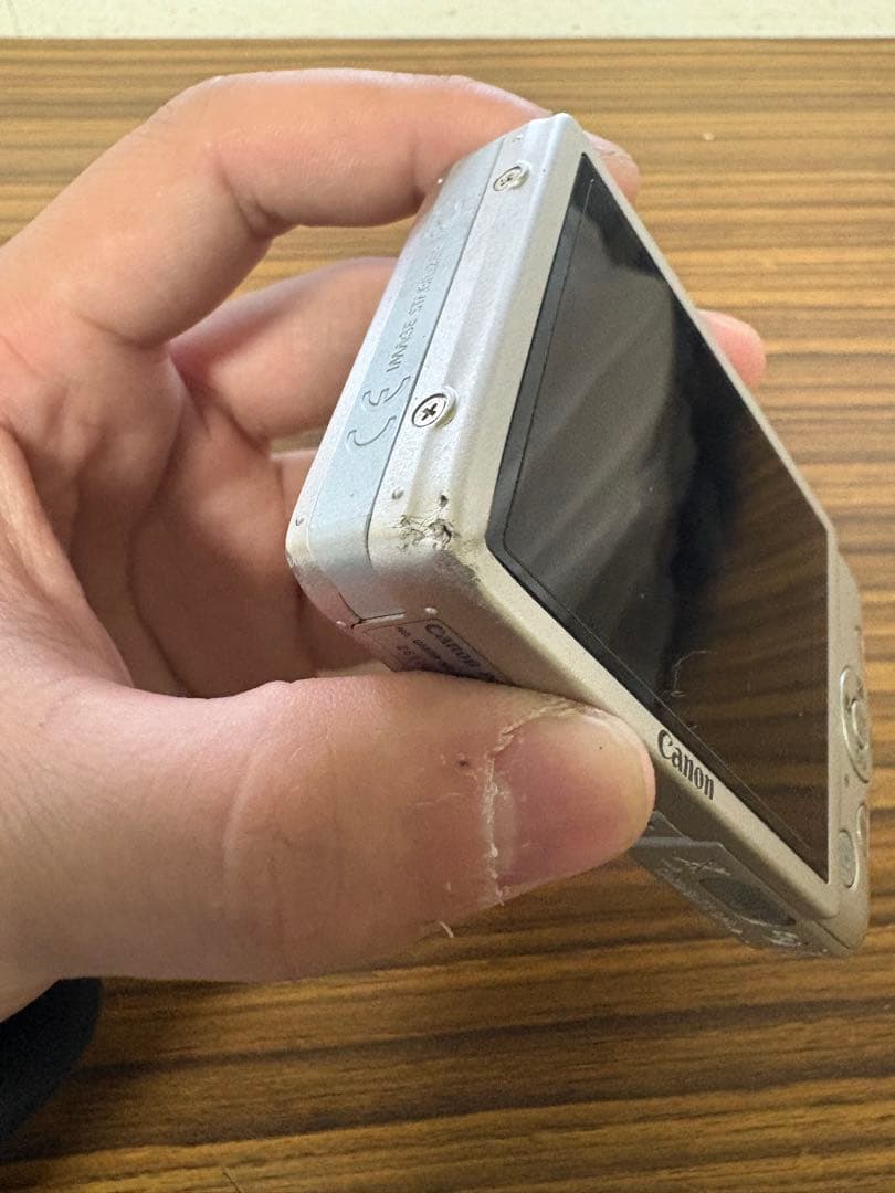 Canon IXY 210F コンパクトデジタルカメラ ジャンク