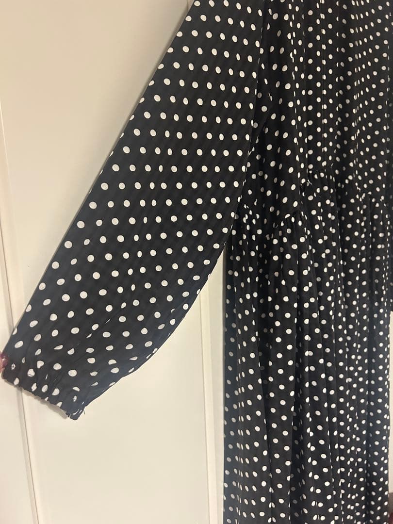 BEARDSLEY ドットギャザーボリューム袖ワンピース 2サイズ 2025新品