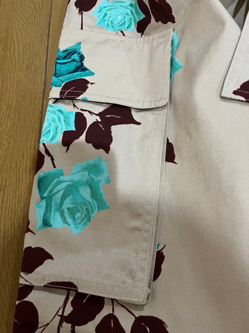 【新品】MSGMロゴ入り花柄カーゴパンツ　ベージュ