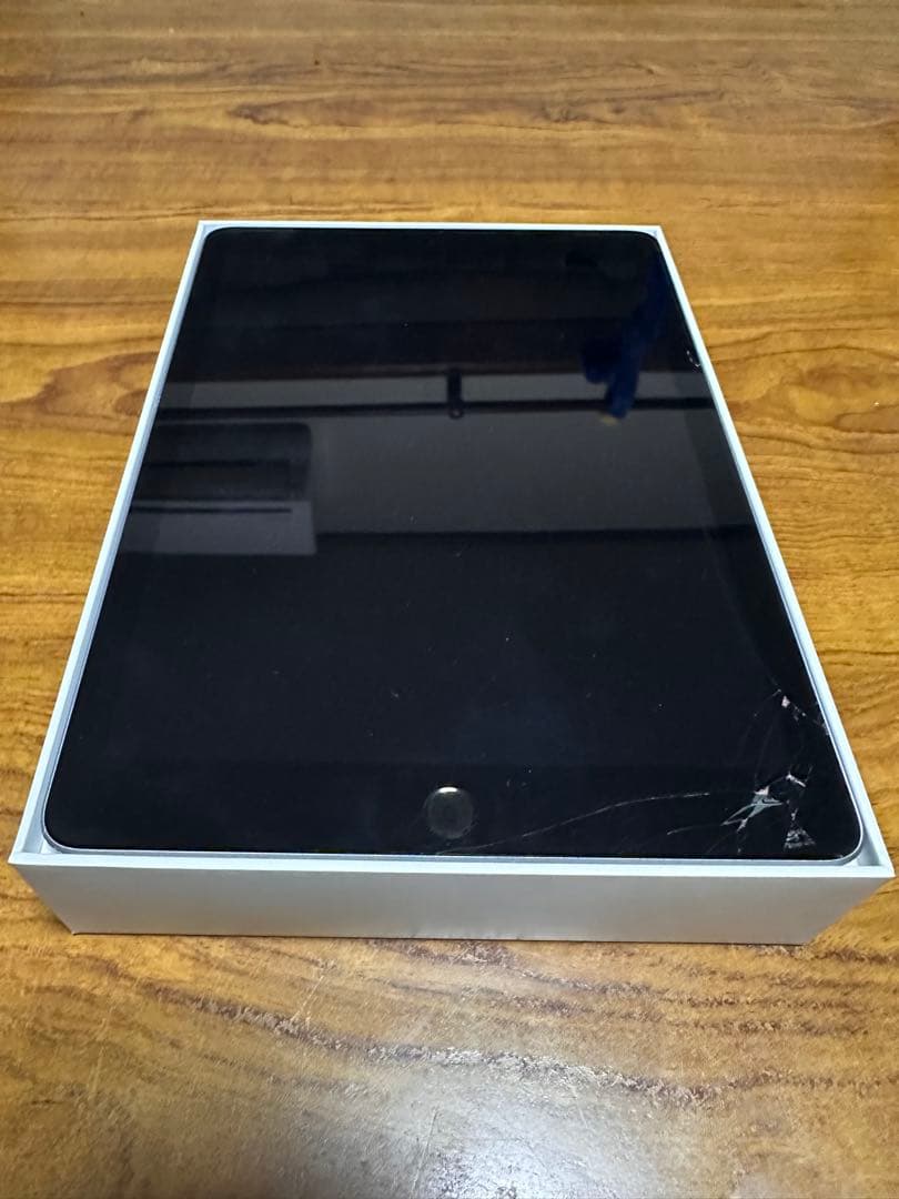 ク*リ様 Apple iPad 第6世代 Wi-Fiモデル スペースグレー 12