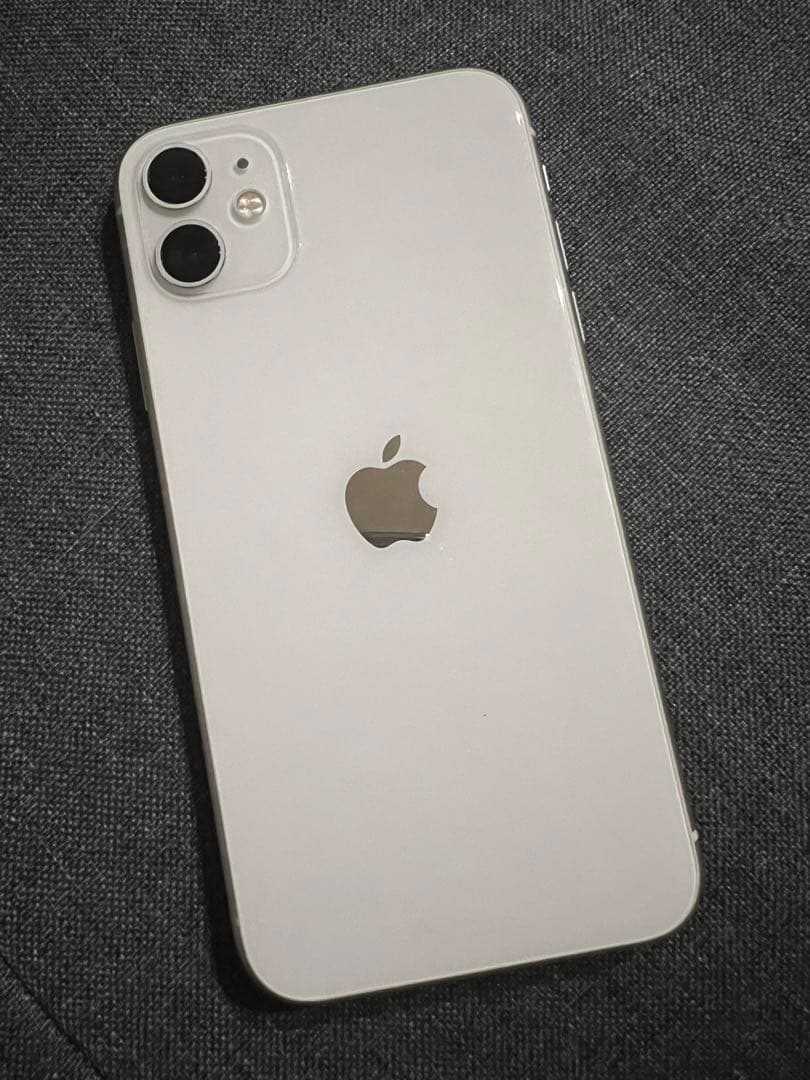 Apple iPhone 11 ホワイト 本体 SiMフリー