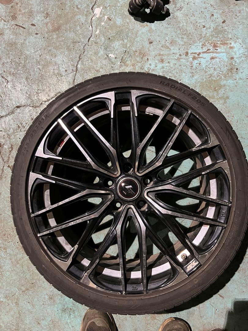 Wedsレオニス　LEONIS 19インチ8J +35