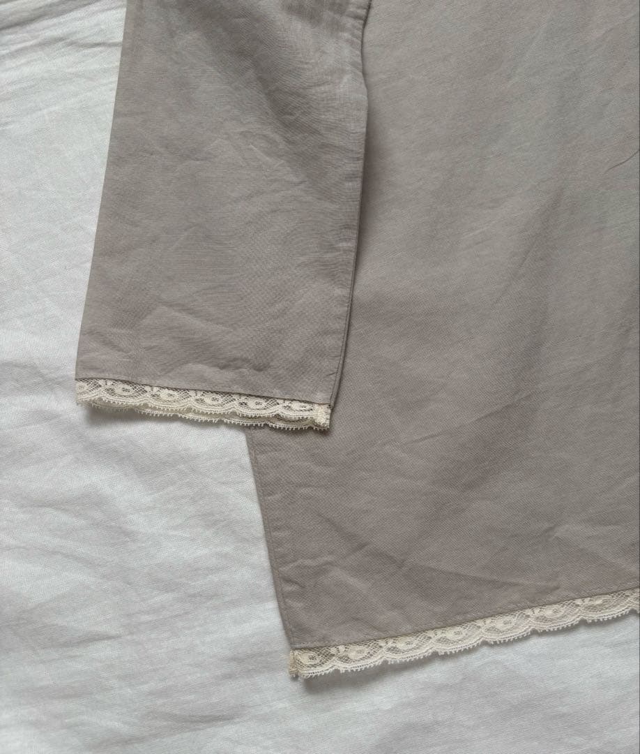 完売 TOWAVASE Leavers blouse (gray)