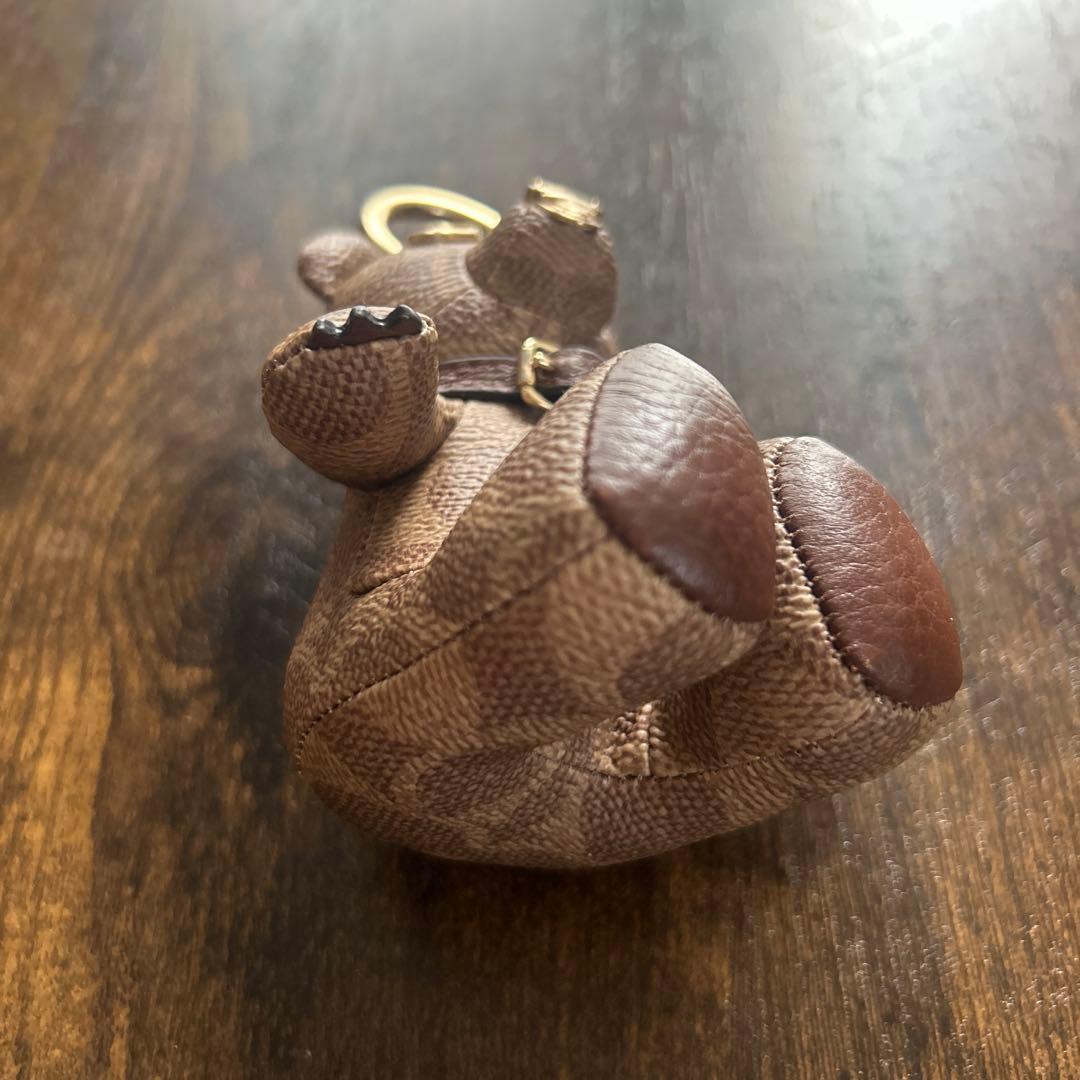 COACH クマ　チャーム
