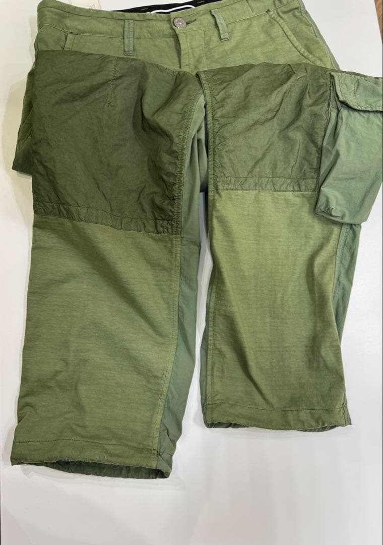 ストーンアイランド　カーゴパンツ　ワッペンロゴ　カーキ