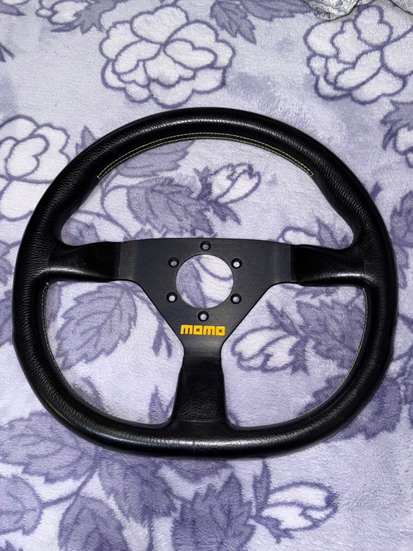 MOMO ヴェローチェレーシングステアリング　350mm