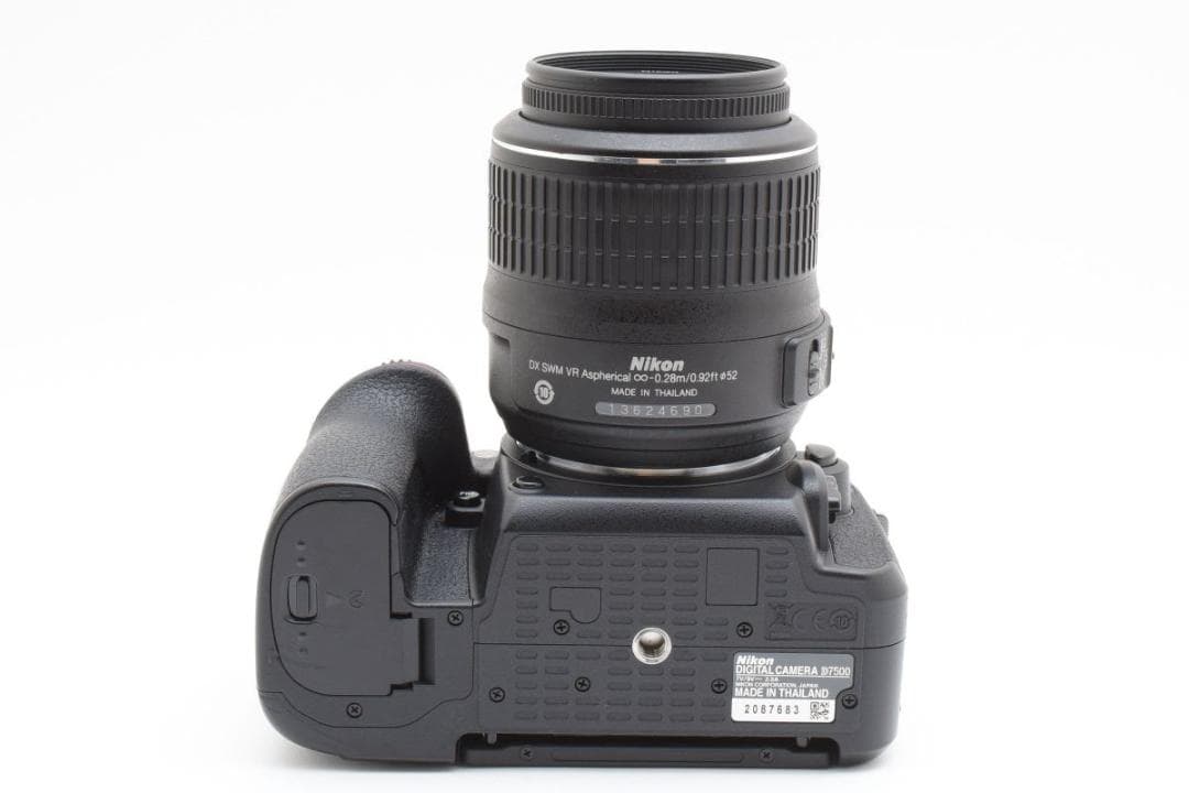 美品 D7500 ダブルレンズ　ニコン/箱付き/SD64GB/専用ガラスフィルム