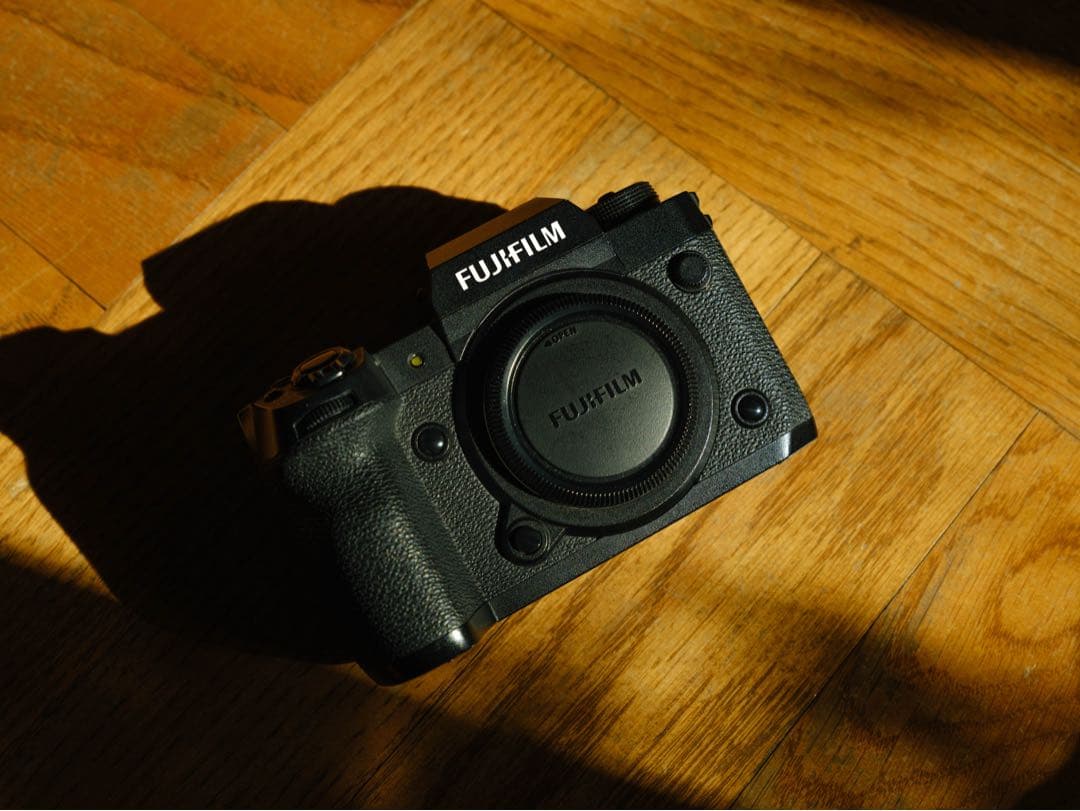 FUJIFILM X-H2 ミラーレス一眼 本体 レンズキャップ付き