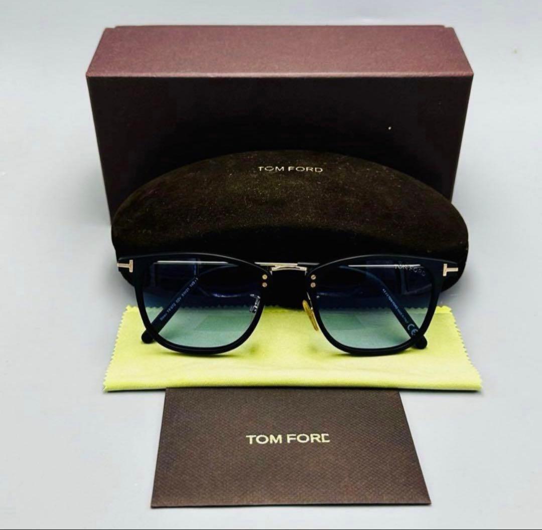 未使用 朝倉未来 TOMFORD トムフォード TF672 02V サングラス