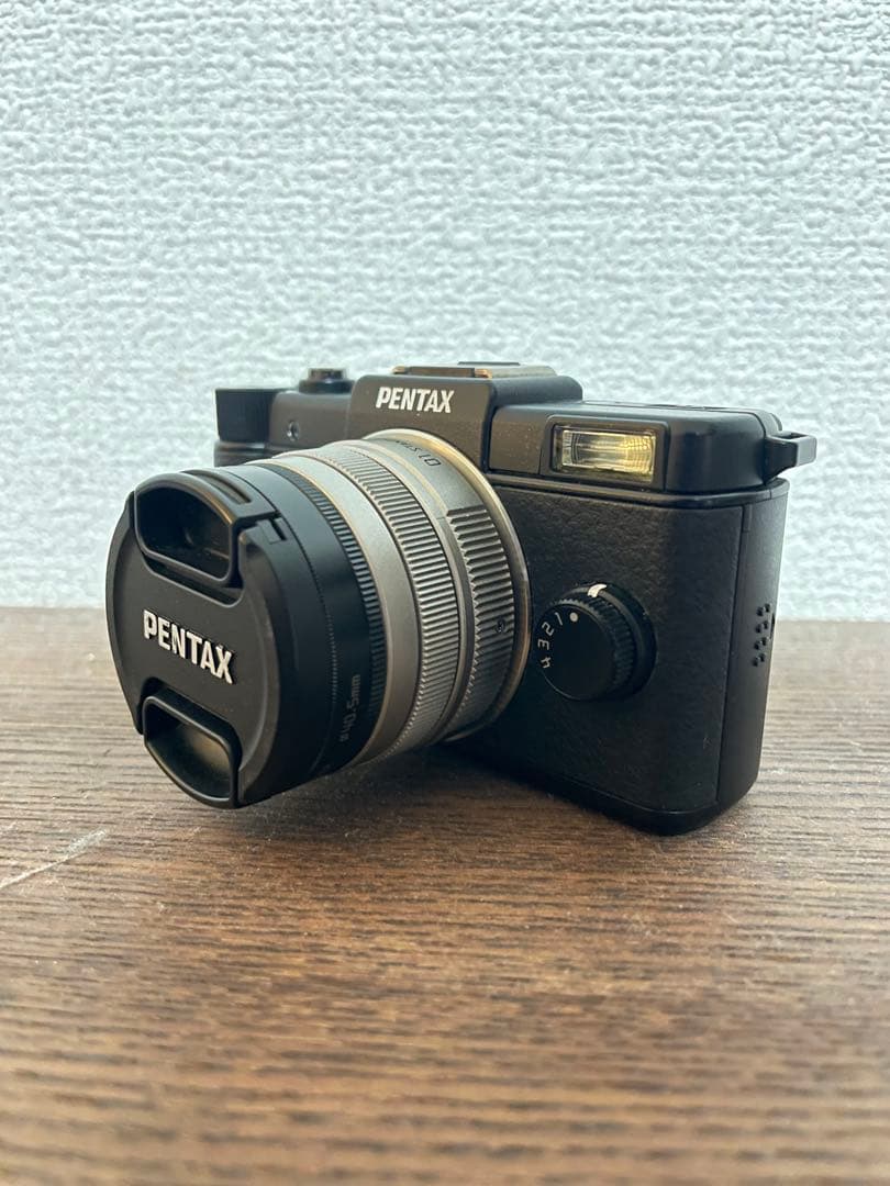 PENTAX Q （ブラック）ミラーレスカメラ 本体と付属品、純正箱に入れて発送