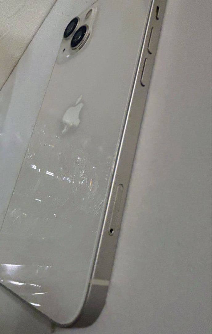 Apple iPhone13本体　スターライト128gb