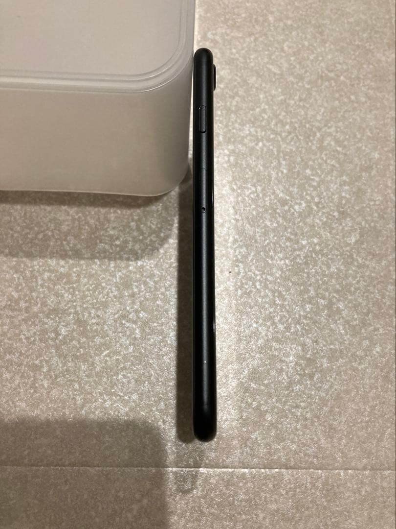 Apple iPhone SE 2 64GB ブラック 本体 simロックなし