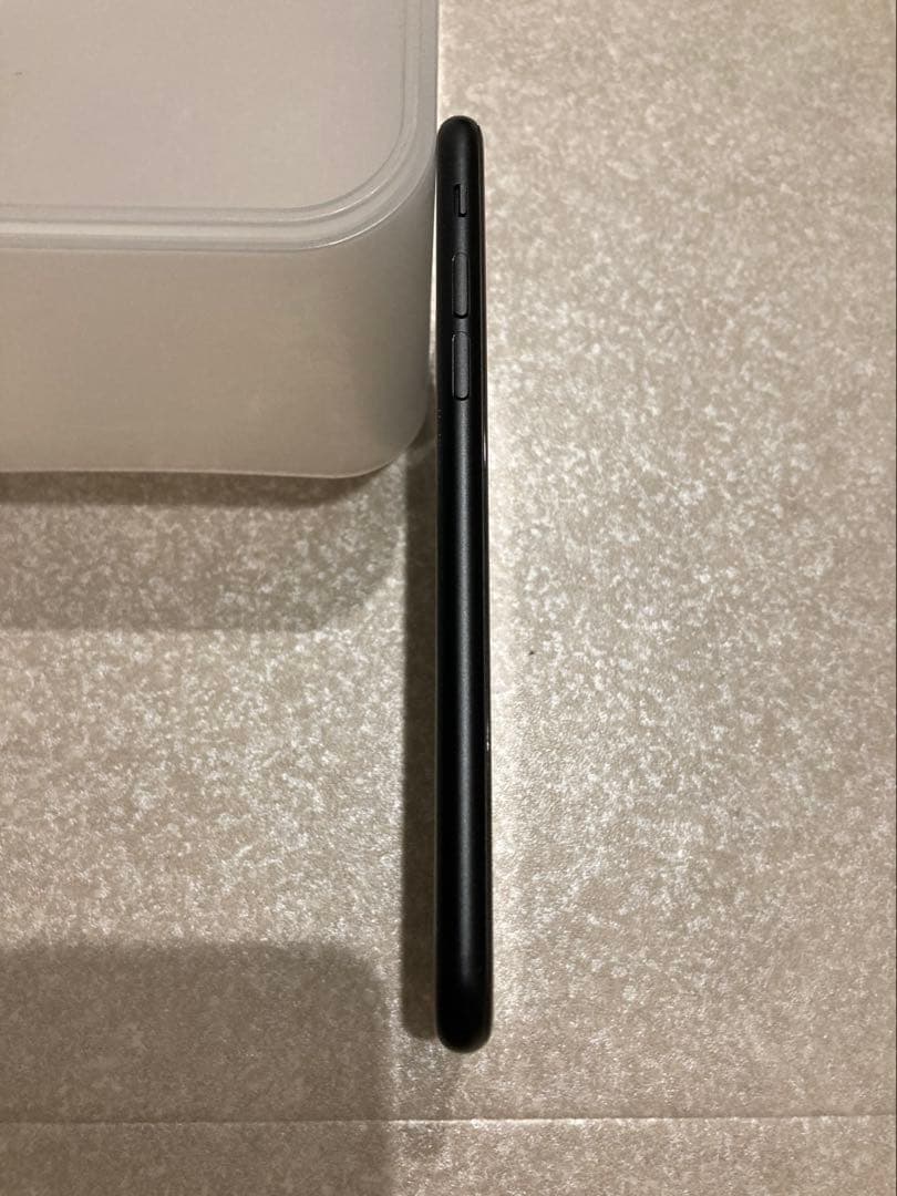 Apple iPhone SE 2 64GB ブラック 本体 simロックなし