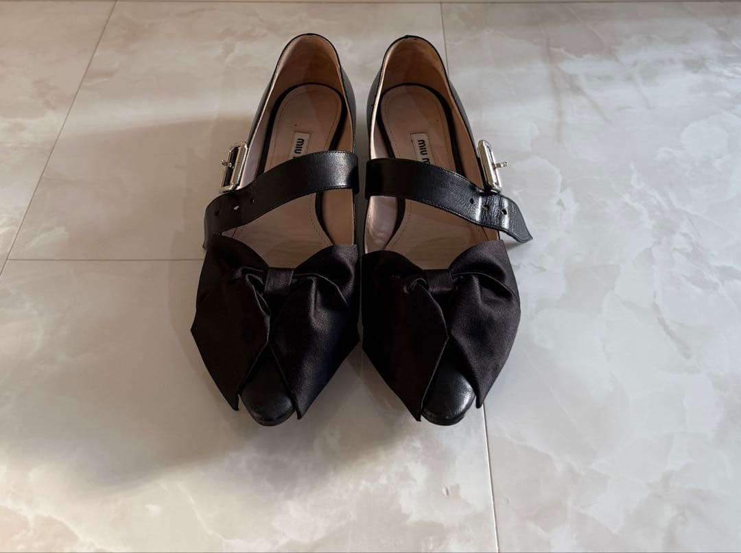 miumiuミュウミュウ　リボンストラップ37.5