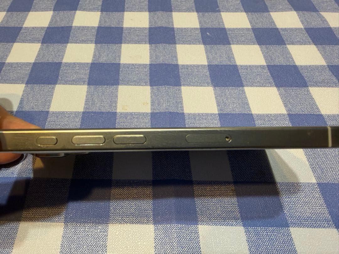 Apple iPhone 16pro ホワイトチタニウム 1TB