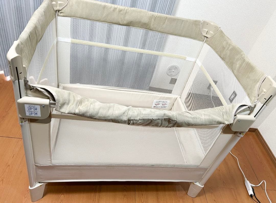 ココネルエアープラス　アップリカ　ベビーベッド