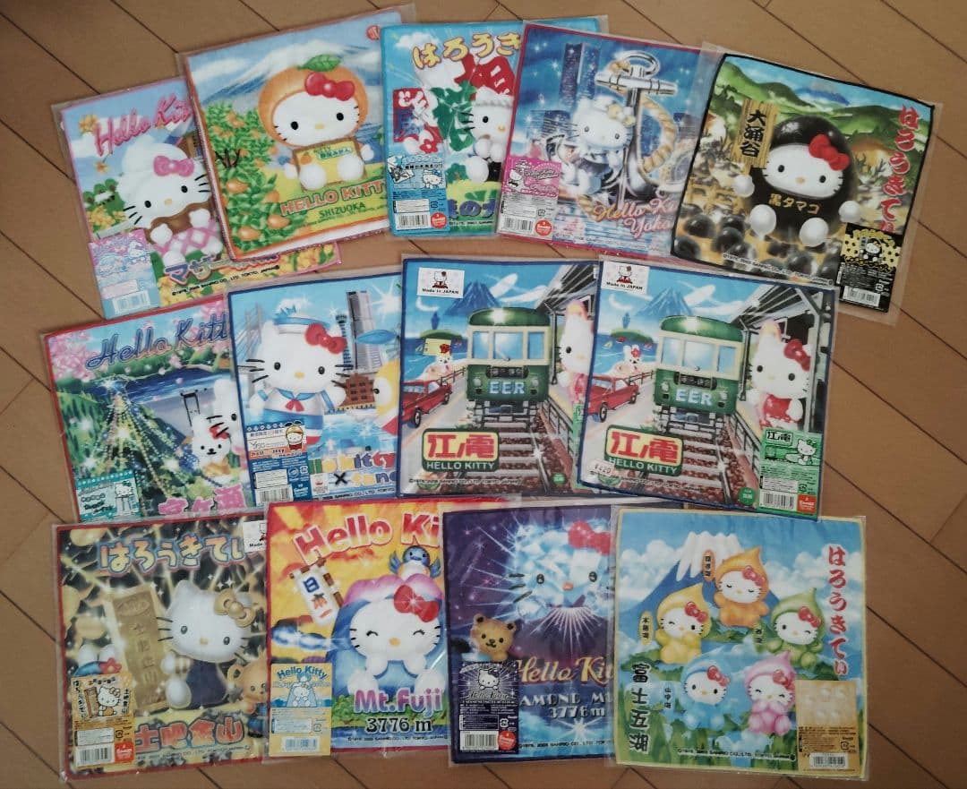 キティちゃんご当地タオルハンカチセットです。