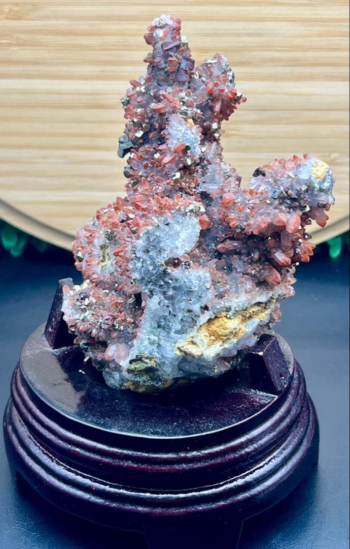 ★希少 フラワー状赤水晶クラスター　ヘマタイトインクォーツ　チャルコパイライト